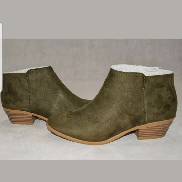 NWB SODA Western Ankle Bootie Chunky Block Heel - Picture 2 of 8